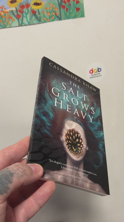Khaw, Cassandra - The Salt Grows Heavy